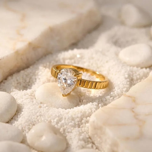 Bijou Noir Ring
