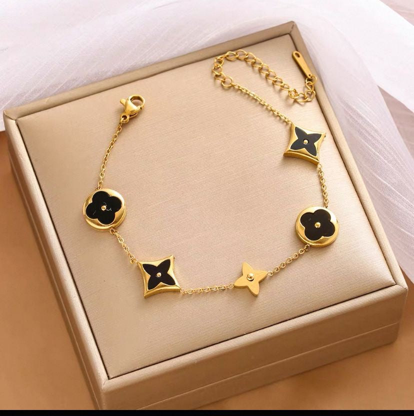 Leaf Clover Braslet