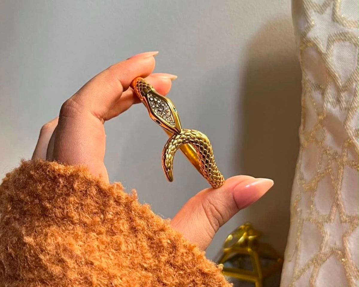 Luxury Snack Hand Cuff
