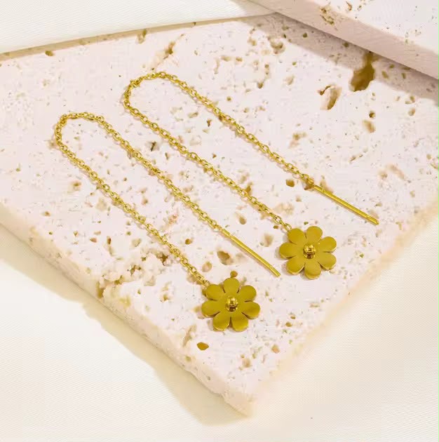Flower Sui Daga Earring