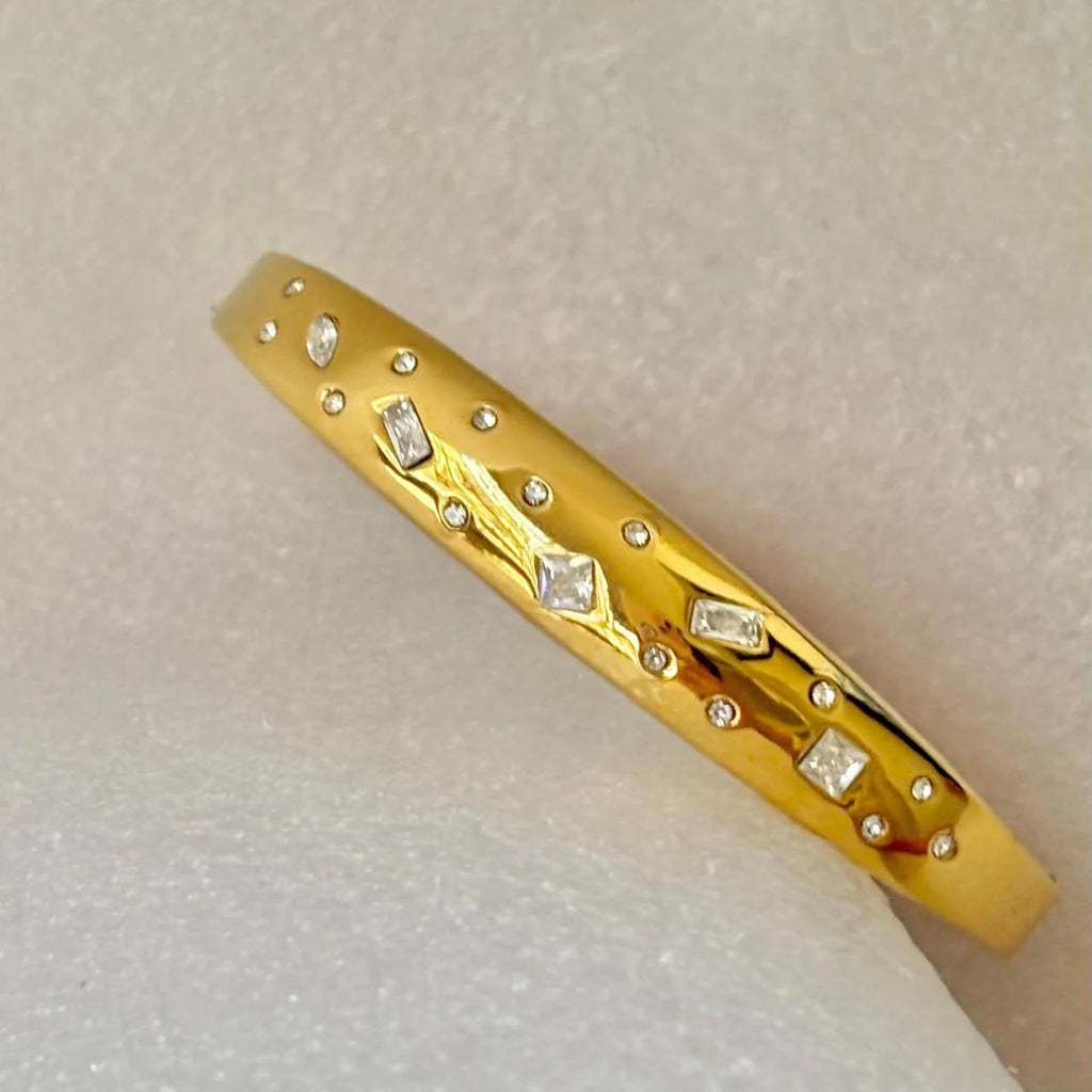 Luxury Stone Hand Cuff