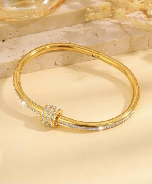 Trendy Drum Hand Cuff