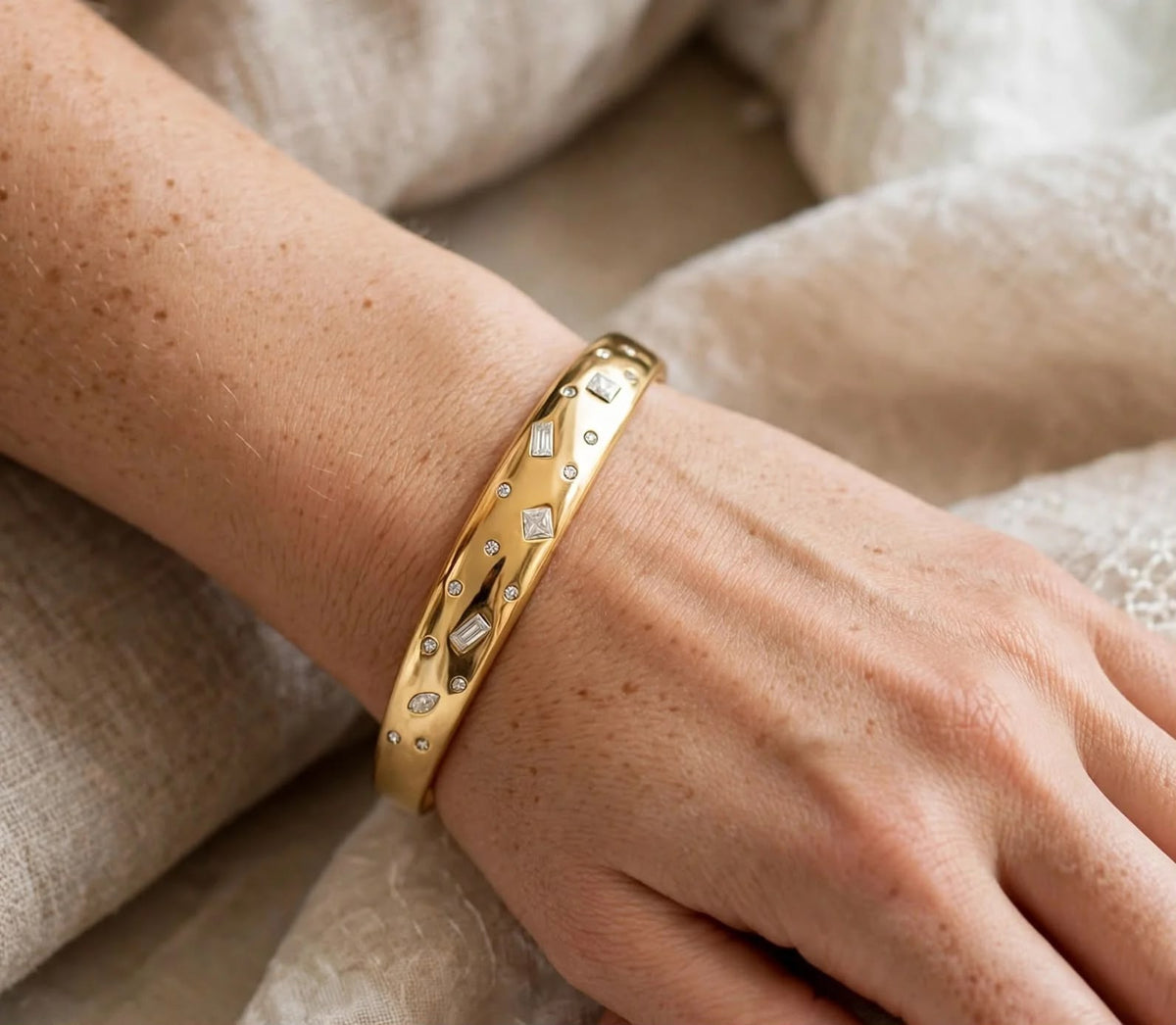 Luxury Stone Hand Cuff