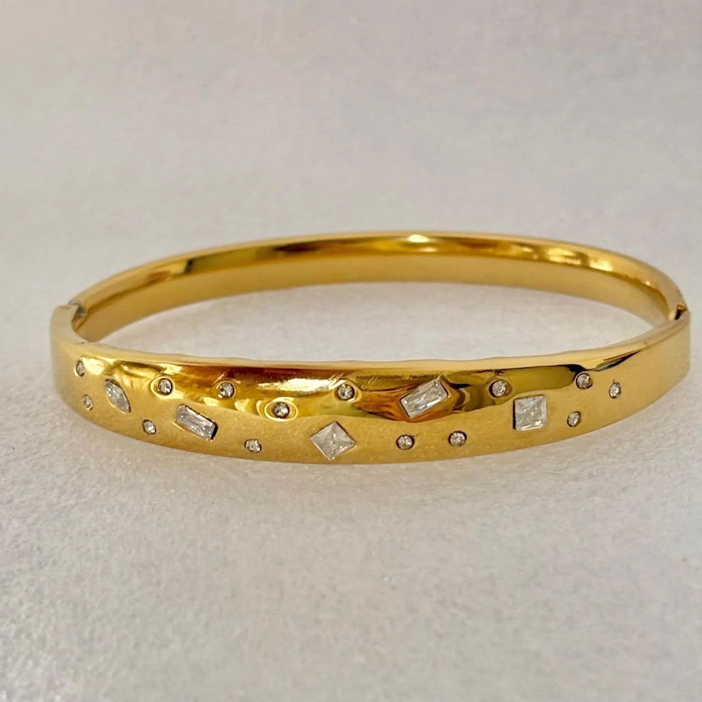 Luxury Stone Hand Cuff